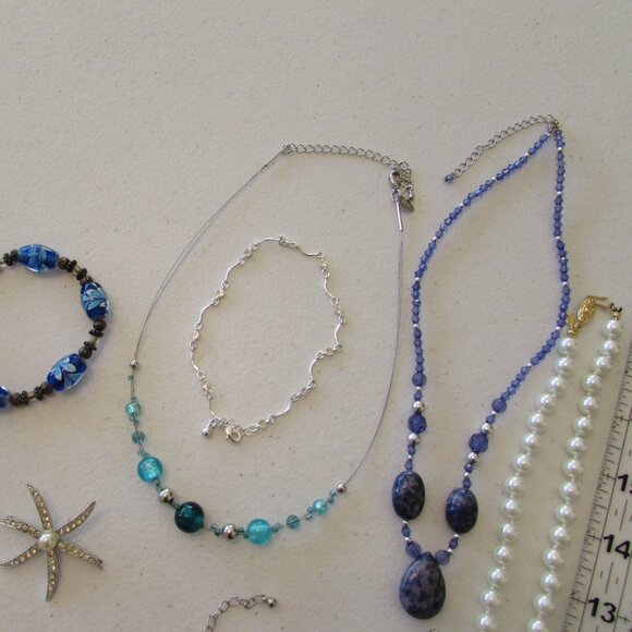 Lot of Costume Jewelry - Blues/Purples/Beads - Picture 8 of 15